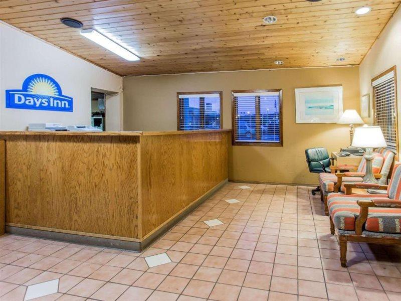 Days Inn By Wyndham West Allis/Milwaukee מראה חיצוני תמונה